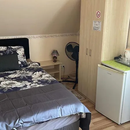 Lana House Vendégház 4*